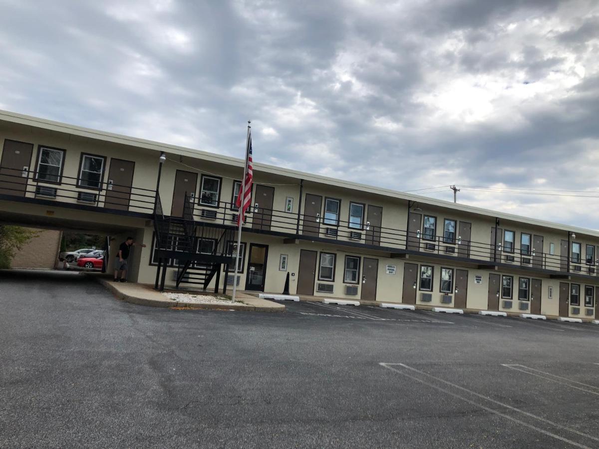 Trolley Stop Motel, Media ,Near Phl Airport Pa Exterior photo